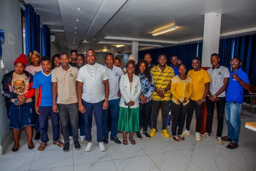 Equipa e parceiros da Munguambe Foundation reunidos